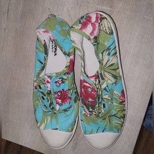 ARIZONA tropical print slip on sneakers, sz 6.5